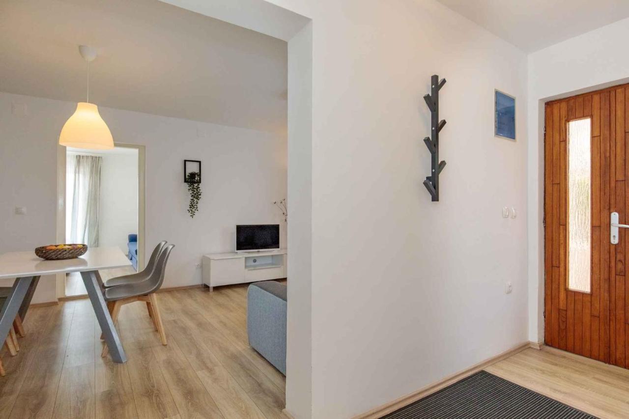 Apartments In Njivice/Insel Krk 34038 Екстер'єр фото
