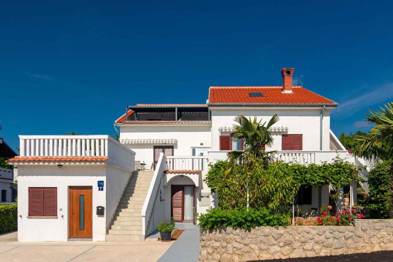 Apartments In Njivice/Insel Krk 34038 Екстер'єр фото